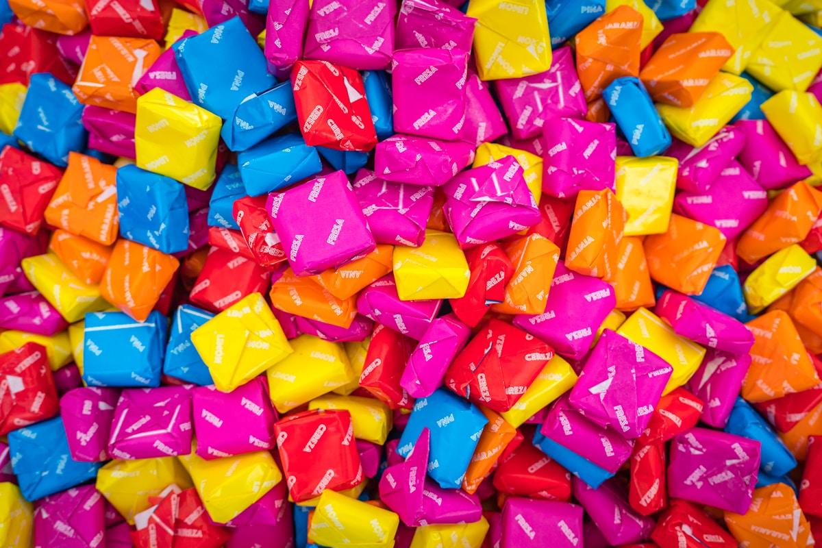 Bonbons colores pour crash tests gourmands